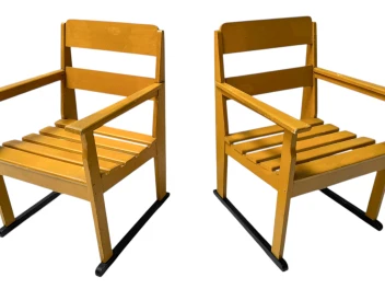 Two Art Deco Modernist Lacquered Beech Armchairs and Table, 1930s